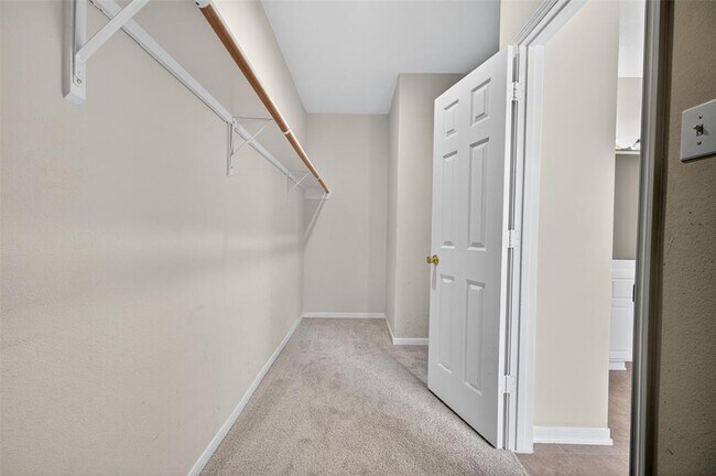 Building Photo - 15411 Redbud Dale Ct