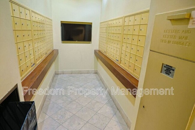 Building Photo - 2400 Clarendon Blvd