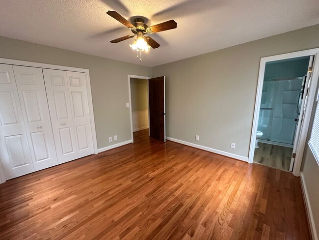 Building Photo - MOVE-IN READY! NO HUD NO SECTION 8