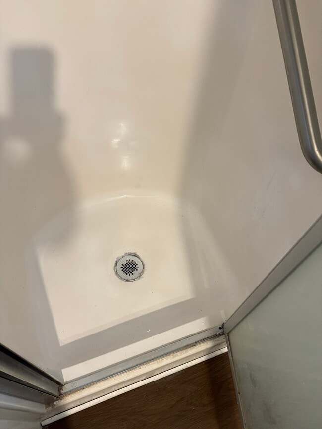 Building Photo - 933 Myrtle Ave