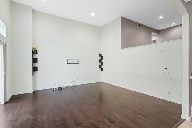 Building Photo - 2801 Lavender Terrace