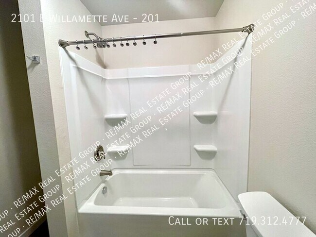 Building Photo - 2101 E Willamette Ave