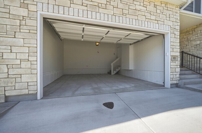 Building Photo - 953 W Mountain Holw Wy