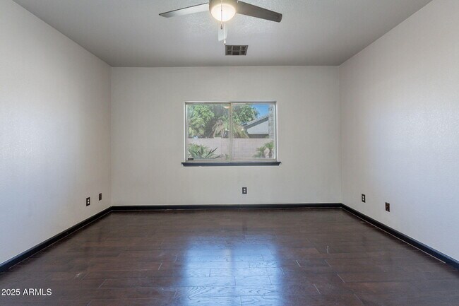 Building Photo - 11820 W Cambridge Ave