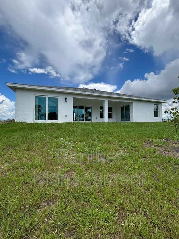 Building Photo - 3118 NW 18th Terrace