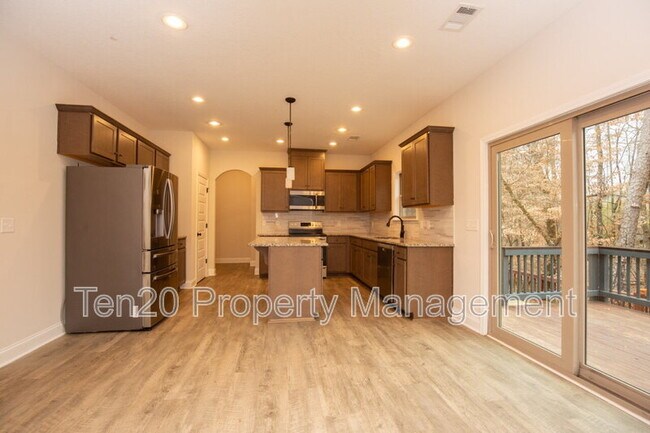 Building Photo - 9843 N Ivy Park Dr