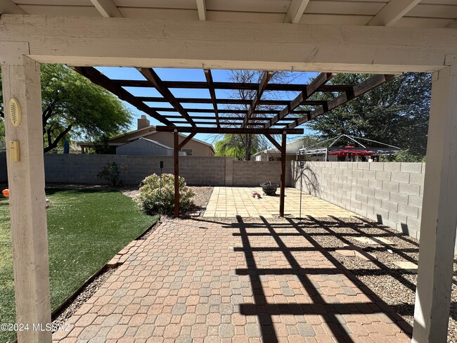 Building Photo - 8673 S Desert Dove Dr