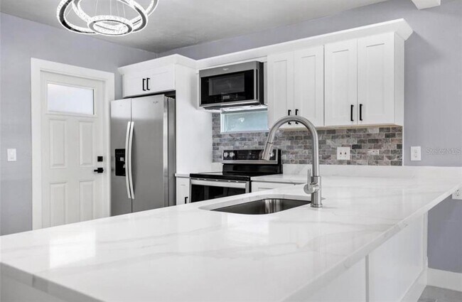 Building Photo - 8907 N Blvd