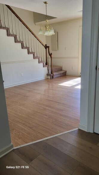 Dining Area - 315 Hutchinson Ave