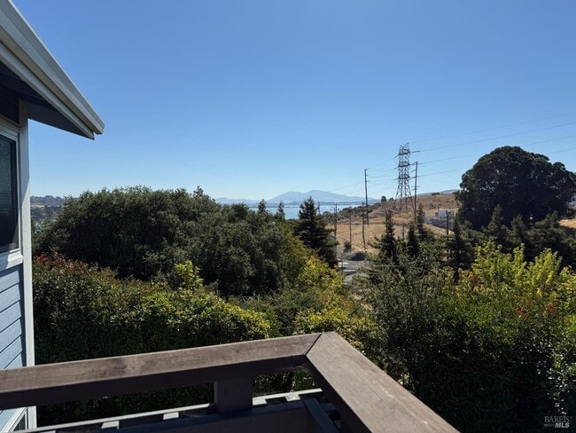 Building Photo - 310 Spyglass Pkwy