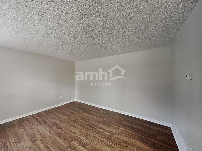 Building Photo - 3309 Stadler Dr