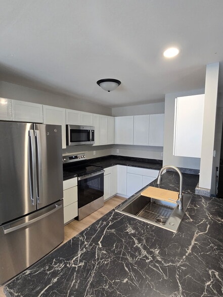 Building Photo - 2933 King James Way