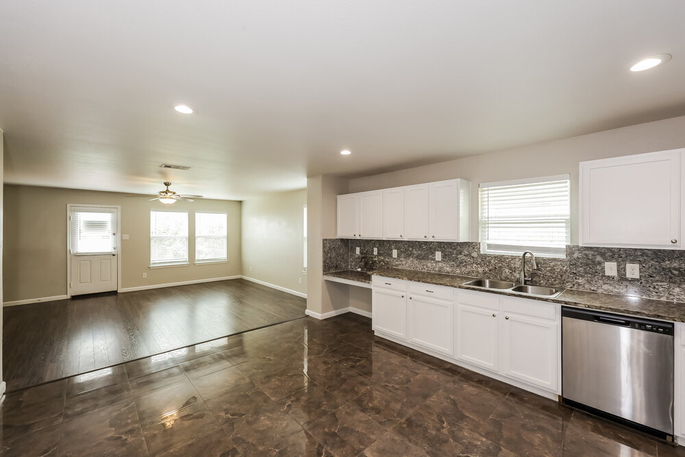Building Photo - 8820 Elk Creek Ln