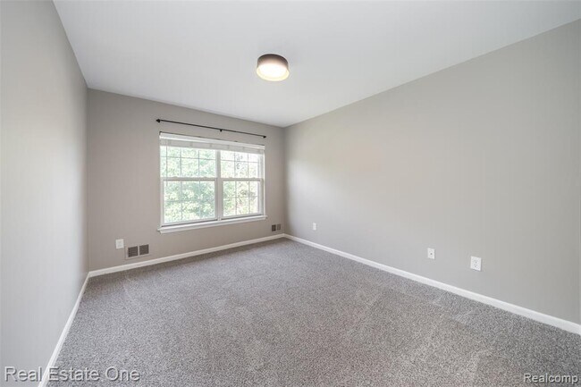 Building Photo - 1285 16th St