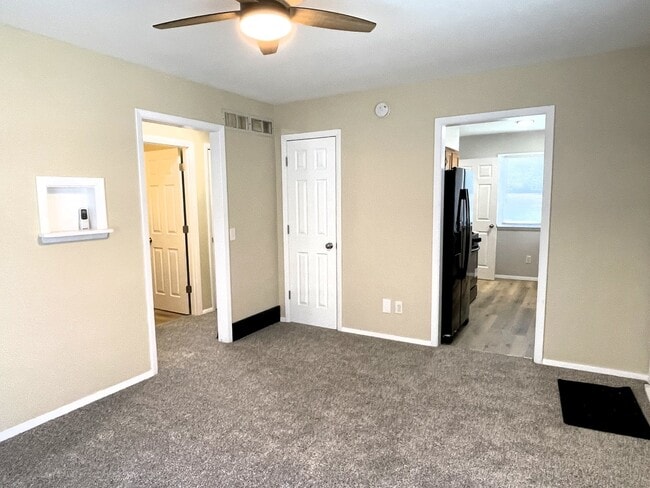 Building Photo - 501 E University Ave