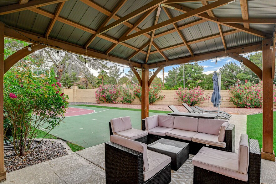 Building Photo - 2224 Lucerne Ct