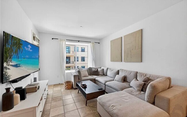 Building Photo - **150 The Promenade N #415 Long Beach** Upstairs Spacious 2 bedroom 2 bath !!2 weeks free OAC!!