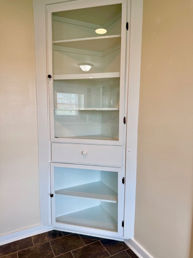 Building Photo - 1316 Broad St