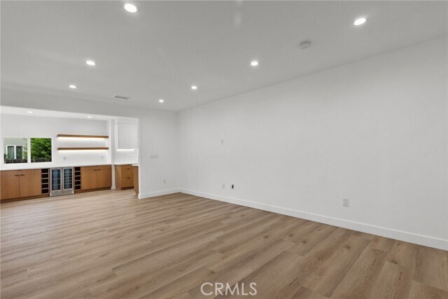 Building Photo - 5730 Stansbury Ave