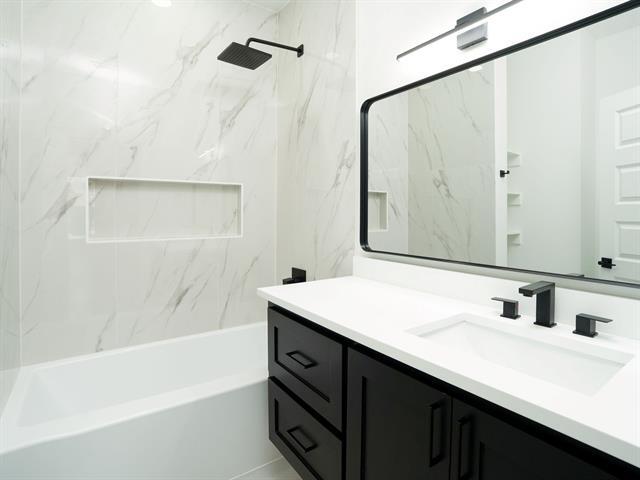 Building Photo - 5851 Millar Dr