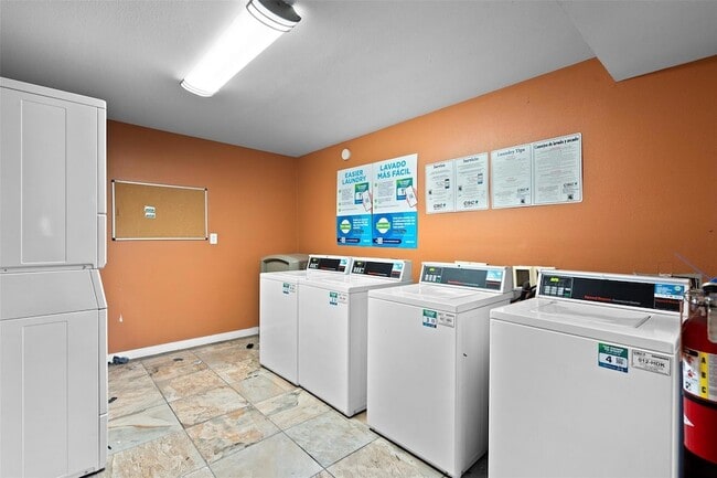 Building Photo - 2526 Durwood St