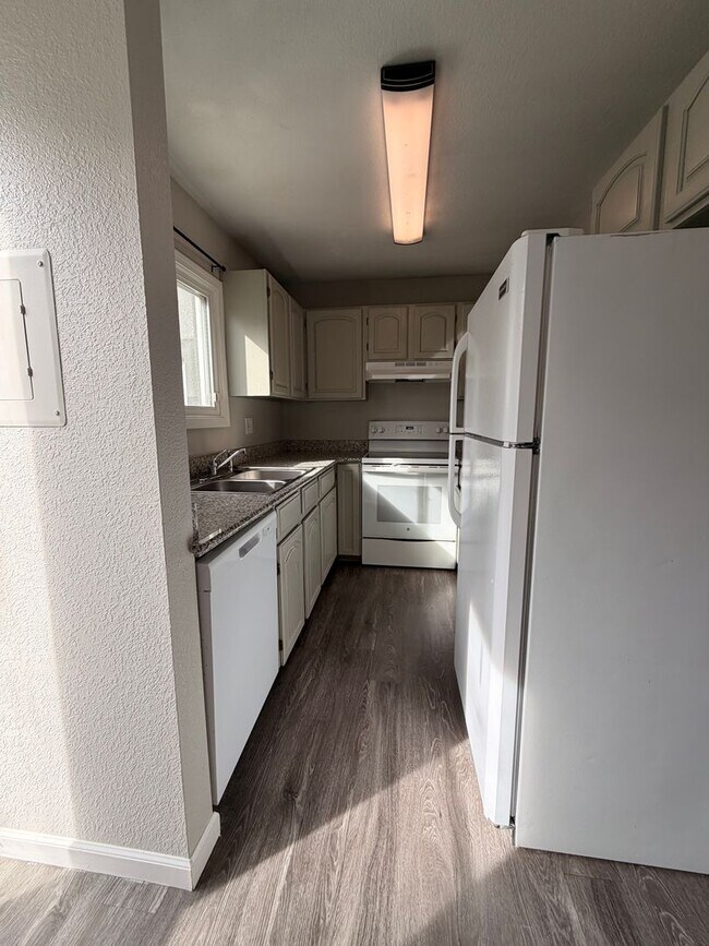 Building Photo - 219 N Race St