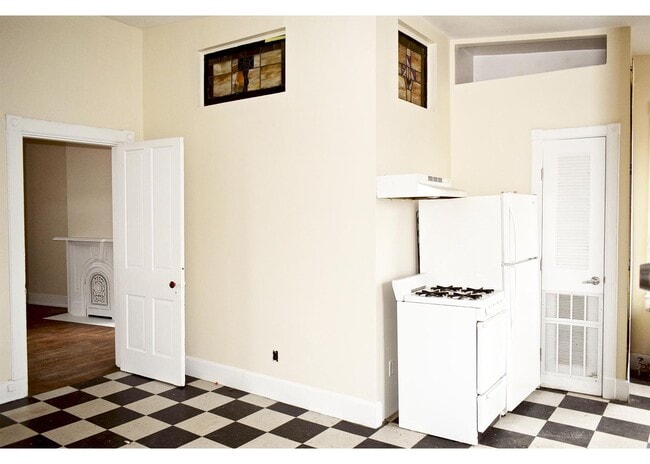 Building Photo - 2215 Ohio Ave