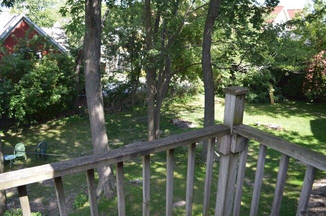 Building Photo - 1030 Jenifer St