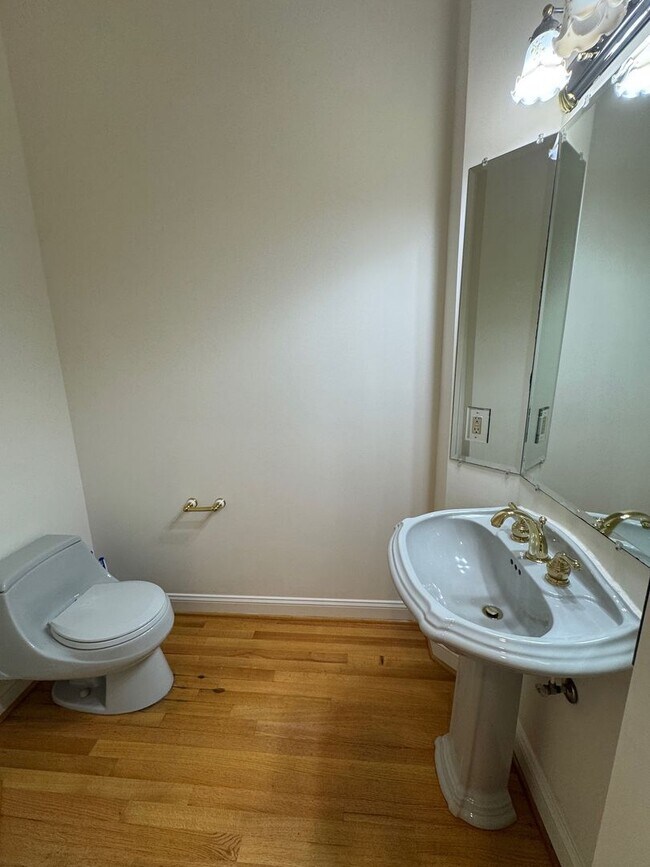 Building Photo - South AVL - Grand Residence in The Cotswol...
