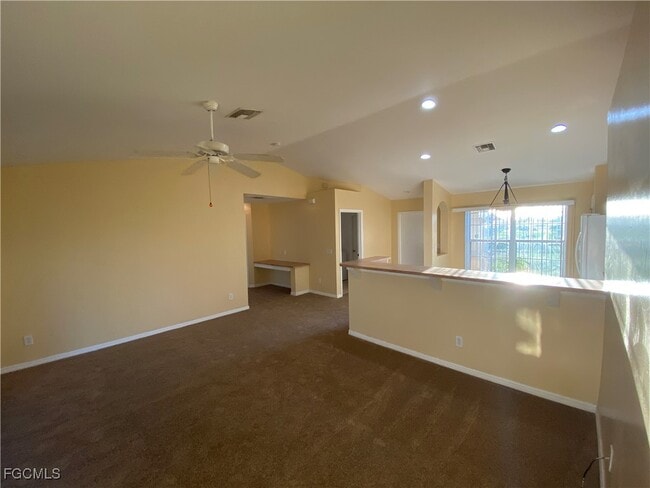 Building Photo - 2320 NE Juanita Pl