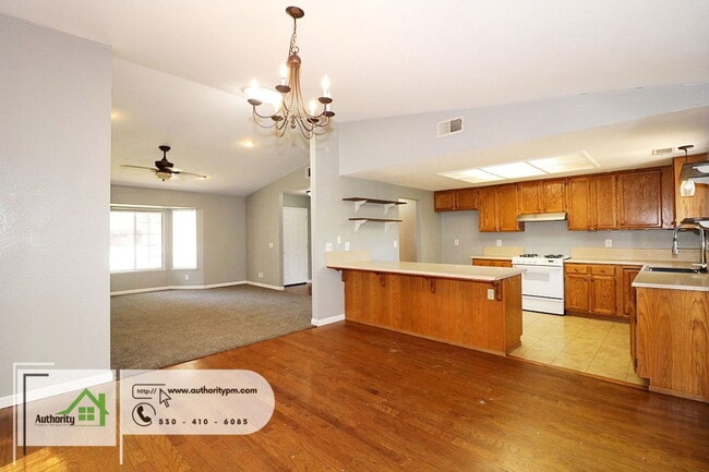 Building Photo - 1857 Sutterwood Dr