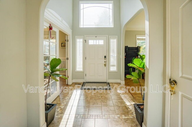 Building Photo - 4404 NE 98th Cir