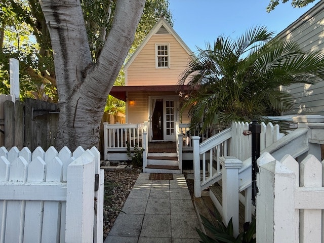 Building Photo - 818 White St