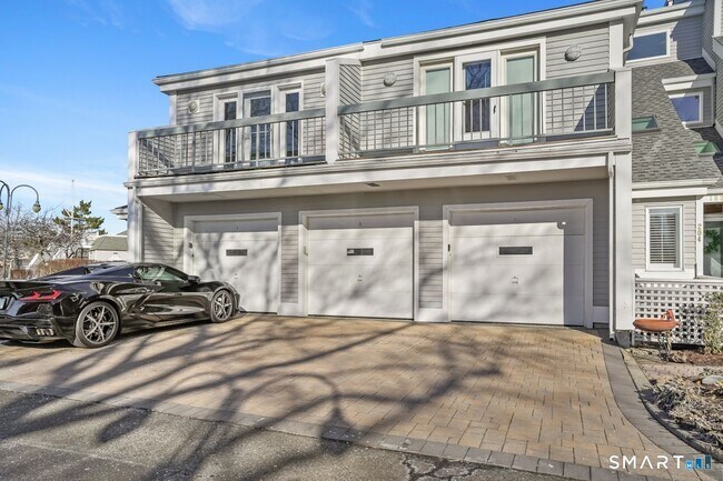 Building Photo - 101 Breakers Ln