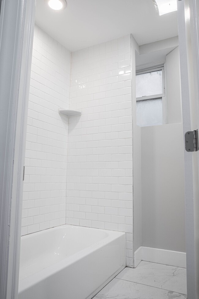 Building Photo - 2348 Moore St