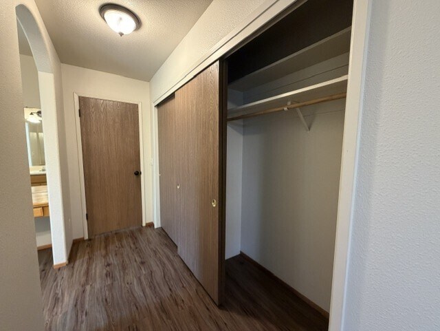 Building Photo - 1332 Glenbrook Way