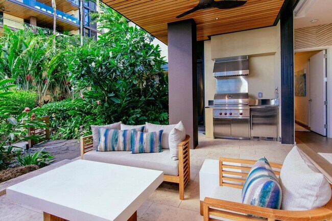 Building Photo - Park Lane Garden Suite