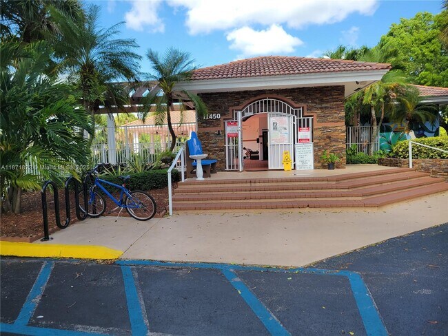 Building Photo - 9728 Hammocks Blvd