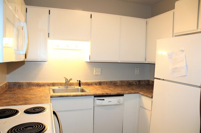 Building Photo - 4037 S Rose St