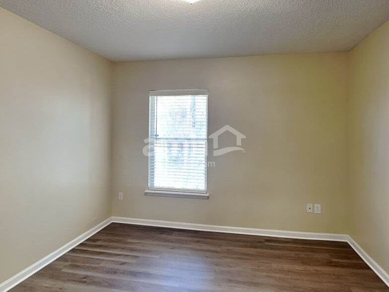 Building Photo - 612 Birchbark Trl