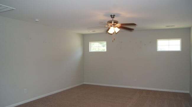 Building Photo - 375 Niblick Dr