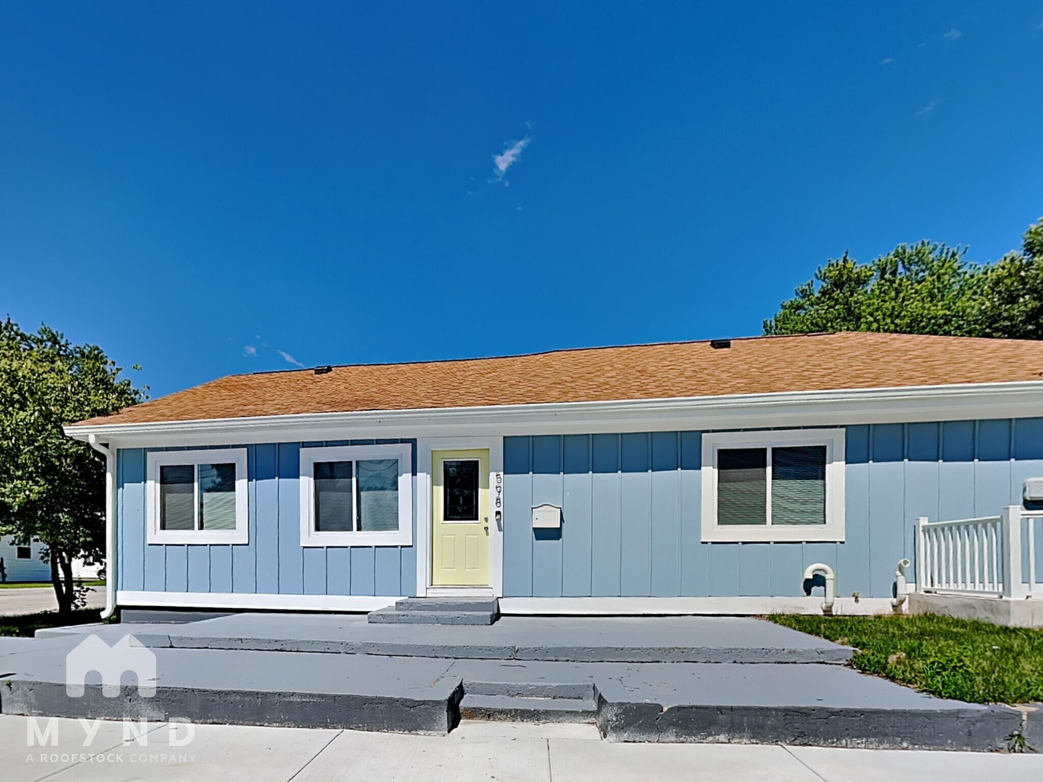 Building Photo - 598 Chestnut St