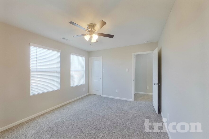 Building Photo - 2528 Granite Pass