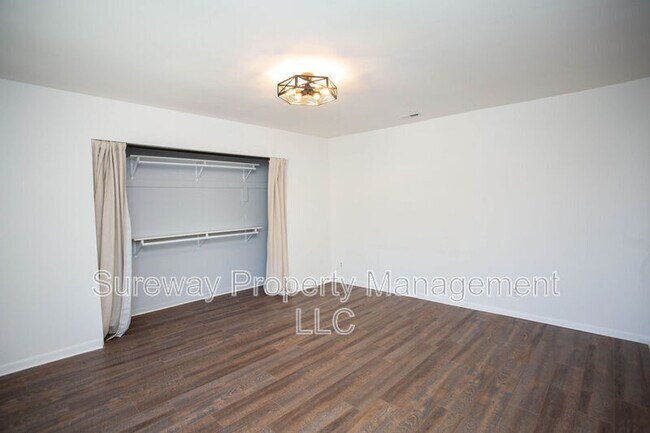 Building Photo - 125 Echelon Rd