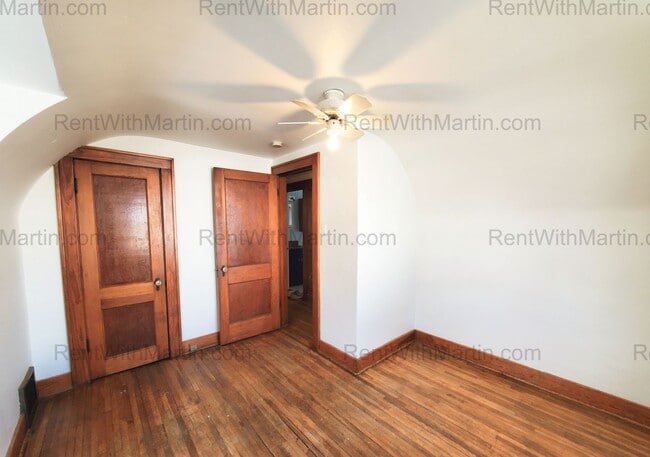 Building Photo - 137 Hope Ave