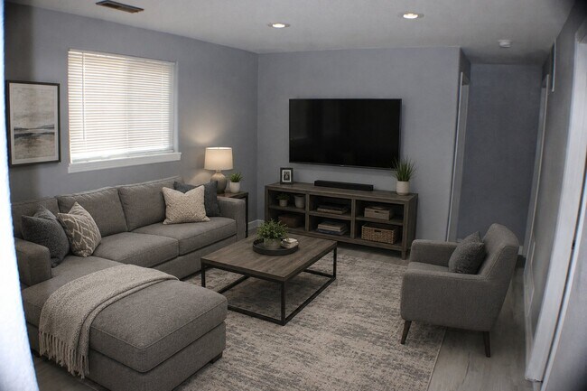 Building Photo - 2080 Poteae Cir