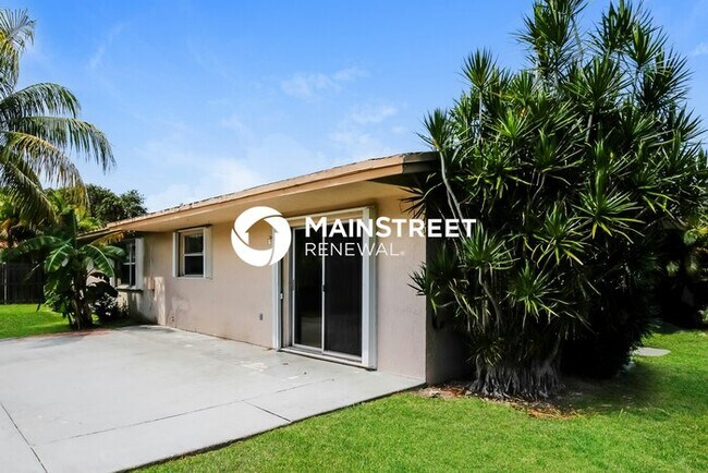 Building Photo - 4 Bedroom Pet-Friendly Home in Homestead, FL with Main Street Renewal