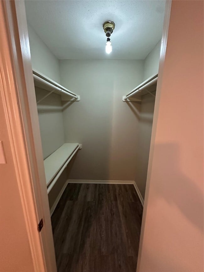 Building Photo - 6500 Sands Point Dr