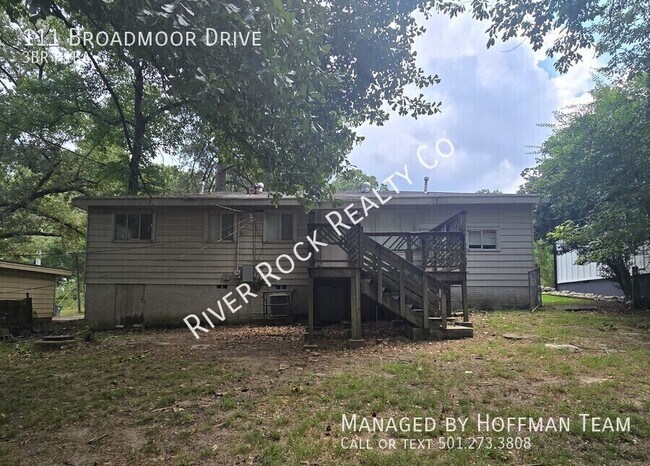 Building Photo - 111 Broadmoor Dr