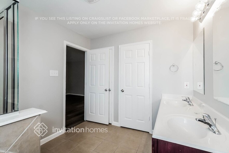 Building Photo - 11019 Hayden Falls Dr